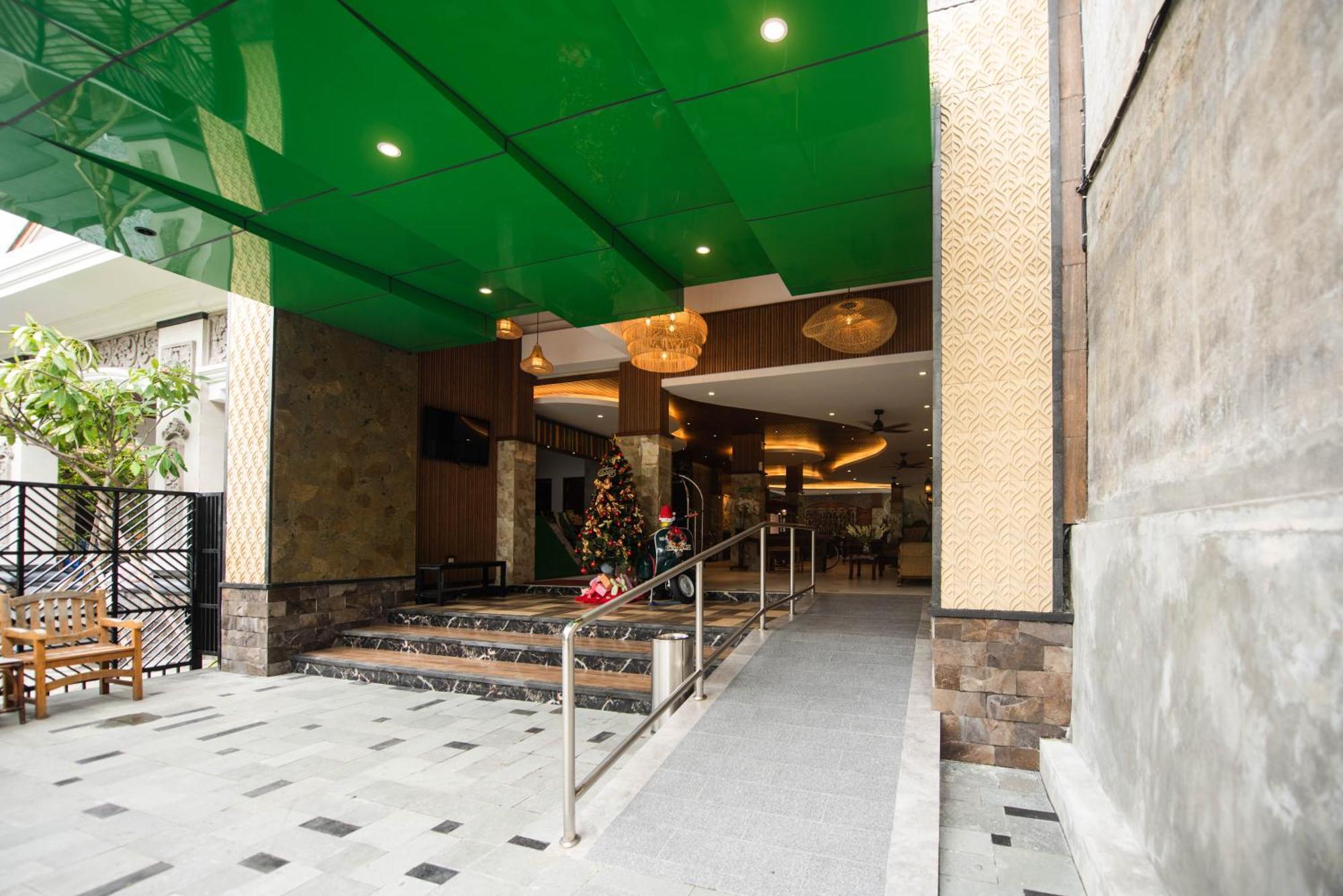 Sandat Hotel Legian מראה חיצוני תמונה